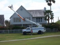 Bucket Truck Pictures 029 (Small).jpg